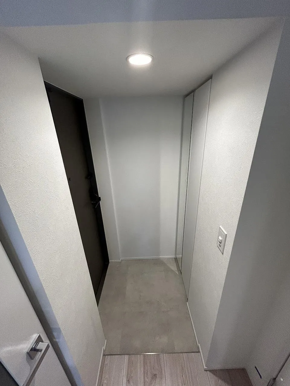 LiveCasa Nishidai - Interior - ["Fixture", "Floor", "Ceiling"]