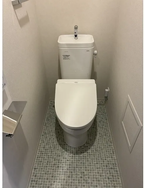 VORT Ogibashi Residence - Interior - ["Toilet seat", "Toilet", "Plumbing fixture"]