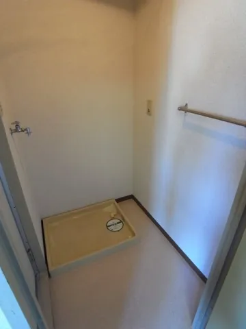 Green Capital Chitose Funabashi - Interior - ["Flooring", "Floor", "Wood stain"]