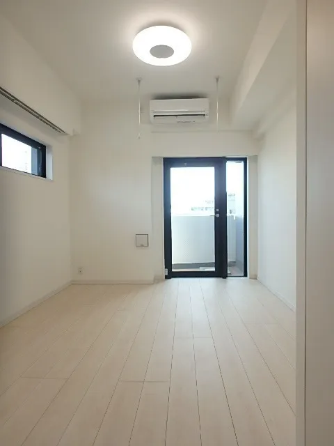XEBEC Otorii ASYLCOURT - Interior - ["Flooring", "Ceiling", "Floor"]