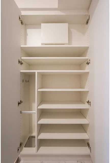 Comforia Liv Toyosu Canal - Interior - ["Wood", "Cupboard", "Flooring"]