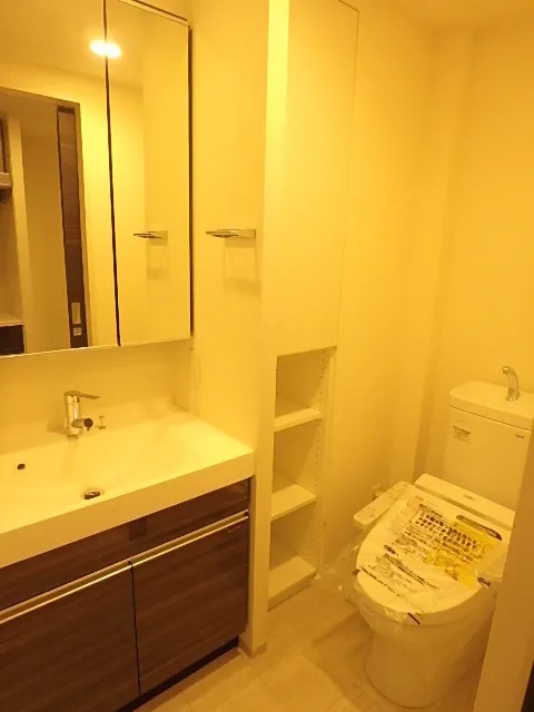 Le Fon Blanche Shinagawa Minamioi - Interior - ["Bathroom Sink", "Plumbing fixture", "Flooring"]