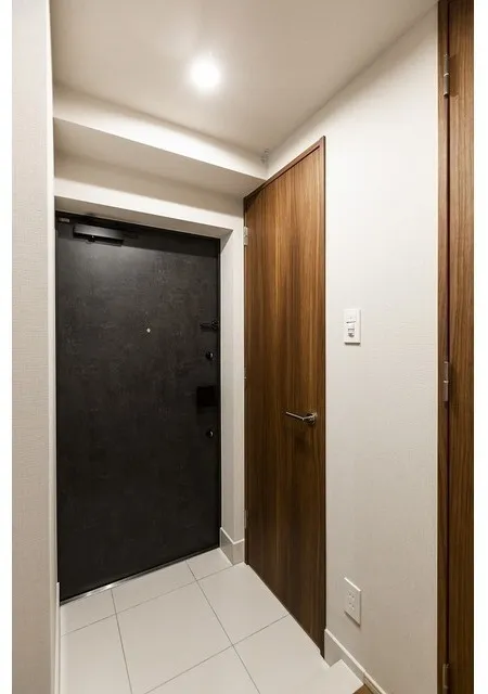 Comforia Live Negishi Nichome - Interior - ["Wall", "Flooring", "Wood"]