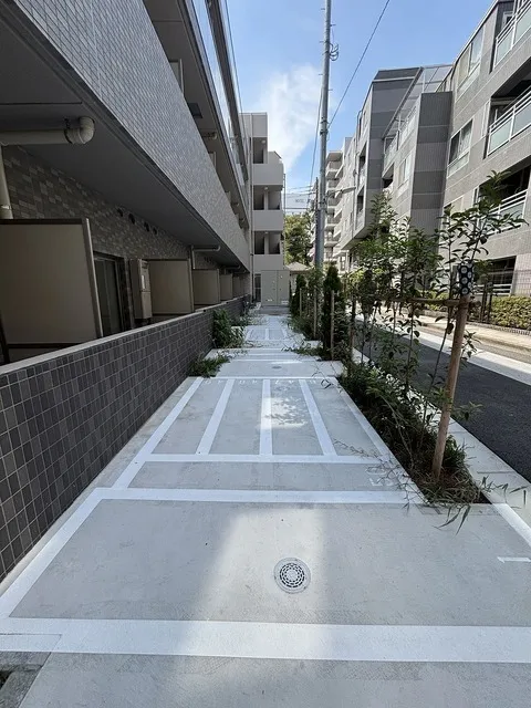 Comforia Liv Minamishinagawa - Other - ["Concrete", "Sidewalk", "Tile"]