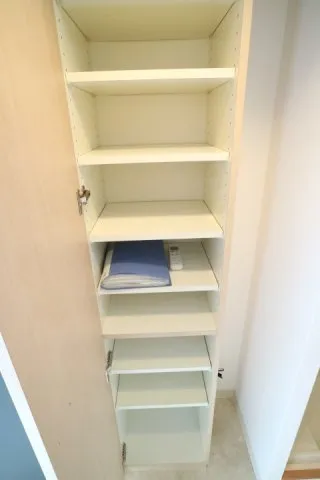 Prime Urban Monzennakacho - Interior - ["Wood", "Flooring", "Shelving"]