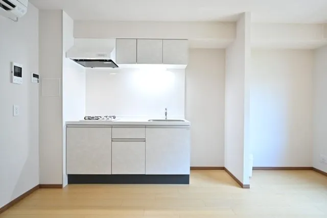 CENTRAL GARDEN RESIDENCE TOKYO - Interior - ["Floor", "Flooring", "Apartment"]