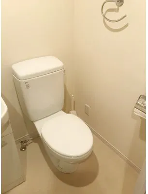Vida Sky Court Shinagawa - Interior - ["Toilet seat", "Toilet", "Plumbing fixture"]
