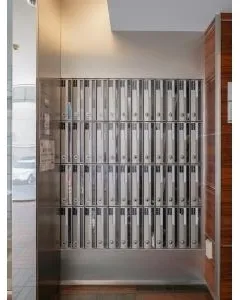 Premier Stage Mita Keio University Front - Exterior - ["Glass", "Locker", "Shelving"]