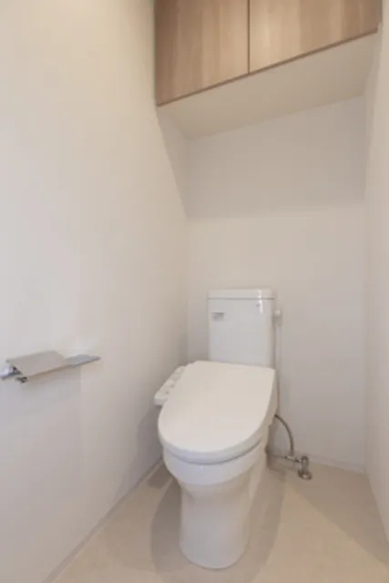 LEGASIS Nakameguro - Interior - ["Toilet seat", "Toilet", "Building"]