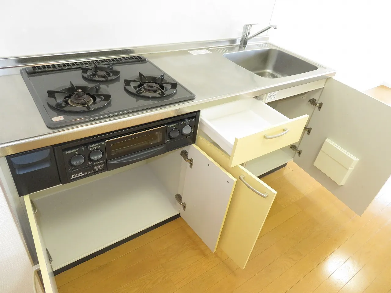 Prospect Monzennakacho - Interior - ["Gas stove", "Countertop", "Cooktop"]