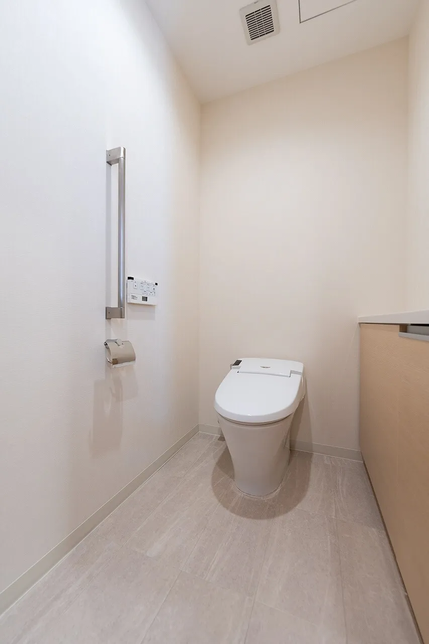 Central Park Tower La Tour Shinjuku - Interior - ["Toilet seat", "Plumbing fixture", "Property"]