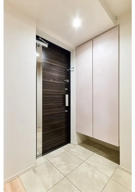 Lefon Progres Akabane Marks - Interior - ["Flooring", "Wood", "Floor"]