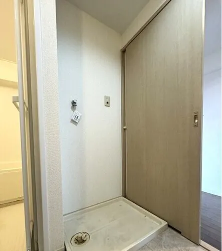 Lions Mansion Mejiro - Interior - ["Wood", "Flooring", "Floor"]
