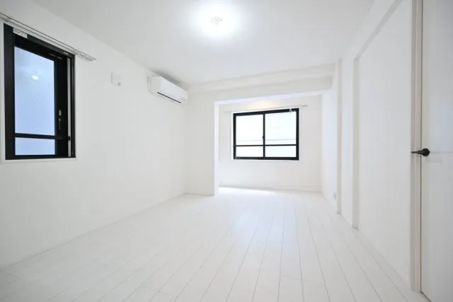 The Residence Nihonbashi - Interior - ["Flooring", "Ceiling", "Floor"]