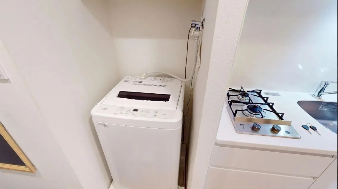 Hmlet Takadanobaba - Interior - ["Washing machine", "Major appliance", "Flooring"]