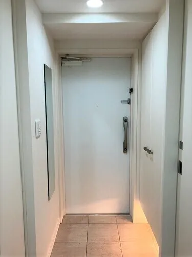 Cross Residence Shirokane Takanawa - Interior - ["Wall", "Flooring", "Floor"]