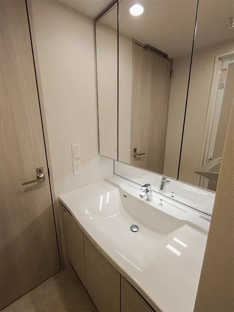 Royal Parks Shinagawa - Interior - ["Flooring", "Floor", "Interior design"]