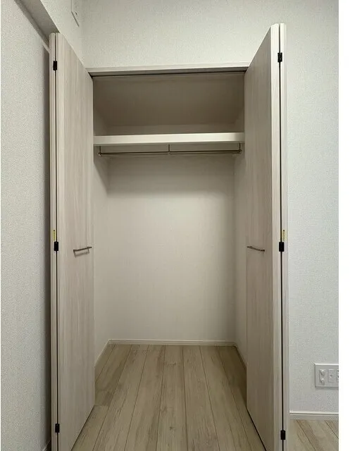 Due Oku - Interior - ["Wood", "Flooring", "Floor"]