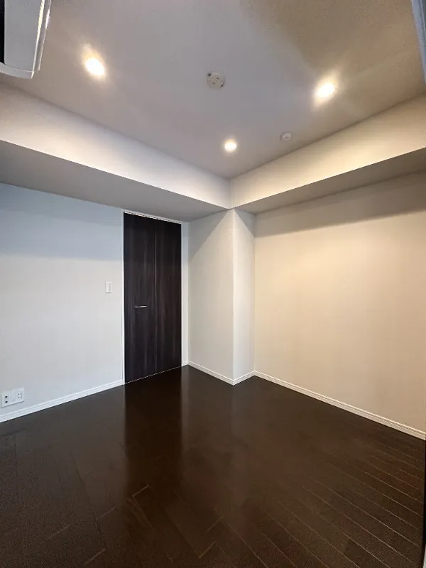 Residia Tower Kamiikebukuro (Tower Building) - Interior - ["Flooring", "Floor", "Ceiling"]