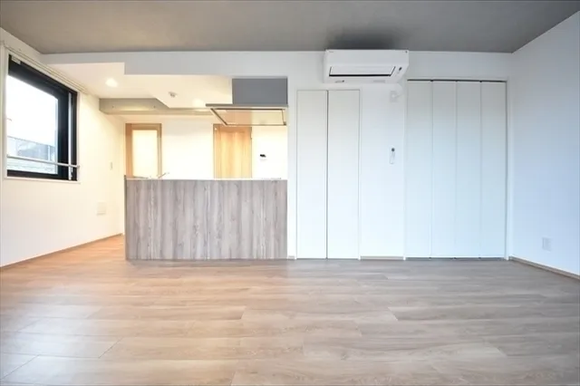 Maison Bellvie Shimokitazawa - Interior - ["Flooring", "Wood flooring", "Floor"]
