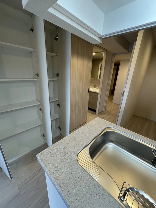 Fine Residence Kyoto Gojo-Dori - Interior - ["Flooring", "Floor", "Ceiling"]