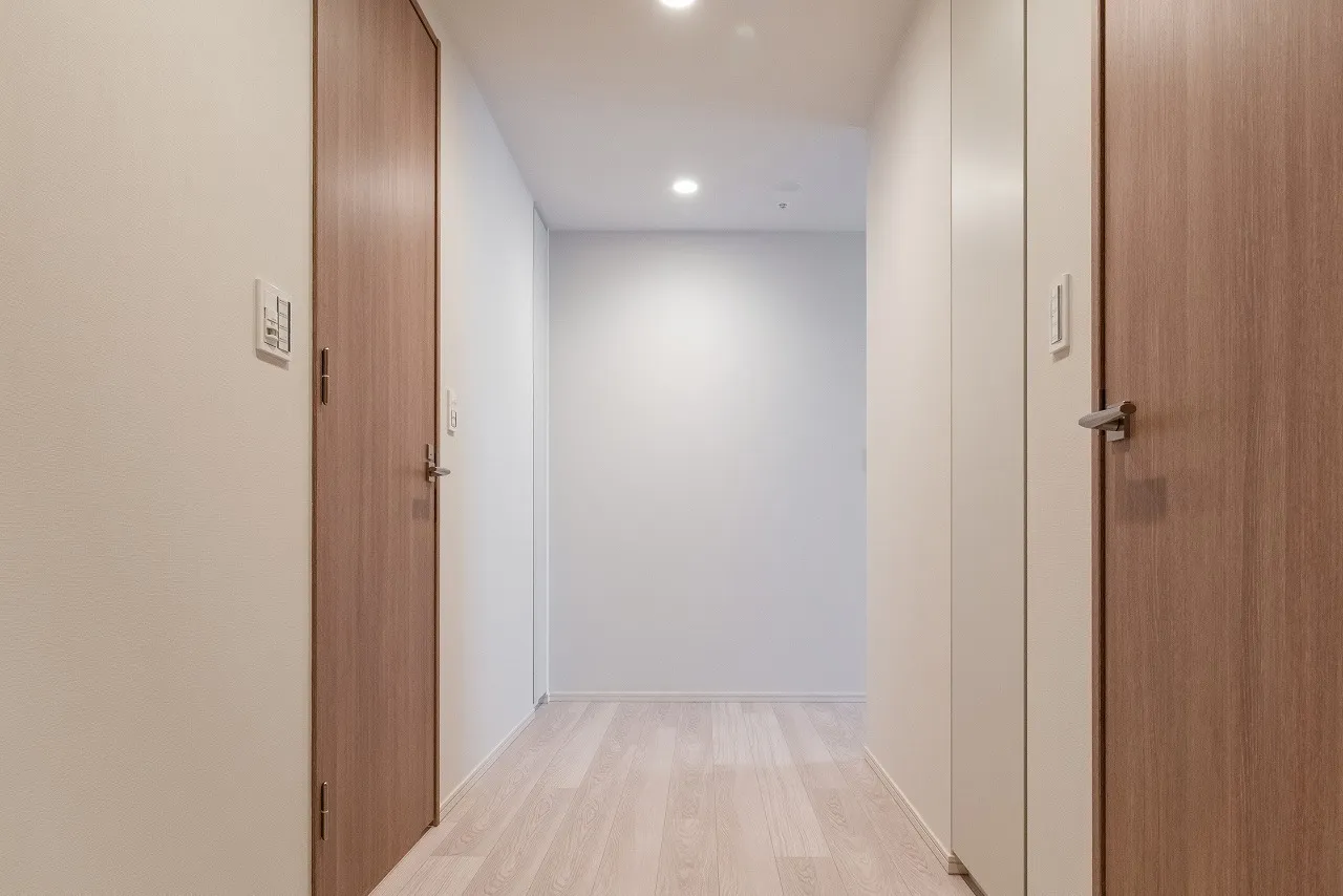 Nakano Station Residence - Interior - ["Property", "Fixture", "Door"]