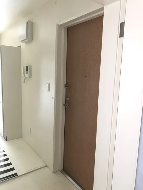 Scalar Sukumo - Interior - ["Fixture", "Door", "Handle"]