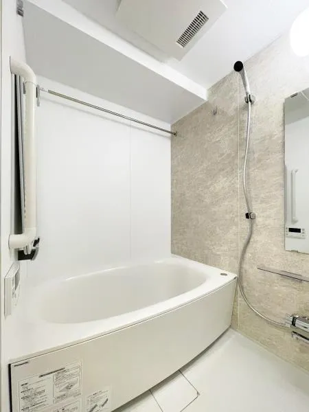 Brillia Ist Asakusa - Interior - ["Plumbing fixture", "Flooring", "Bathroom"]