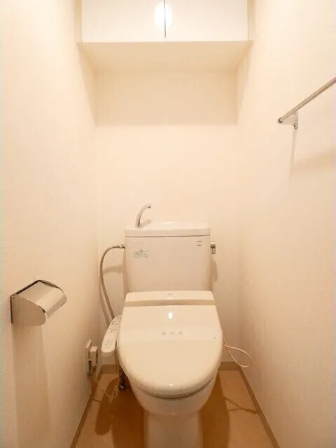 SQUARE Shibuya - Interior - ["Toilet seat", "Toilet", "Plumbing fixture"]