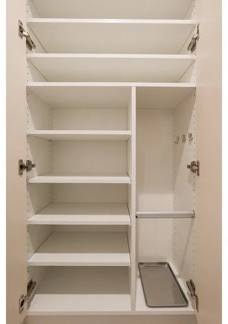 Comforia Liv Bunkyo Gokokuji - Interior - ["Shelving", "Shelf", "Cupboard"]