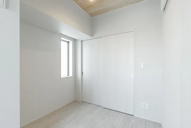 Ampersand Kita-Shinjuku - Interior - ["Building", "Fixture", "Window"]