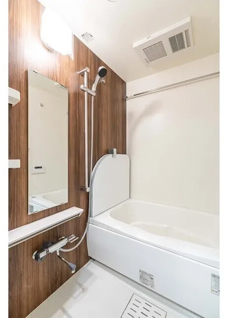 LUMIEC HONCHO EAST - Interior - ["Plumbing fixture", "Flooring", "Interior design"]