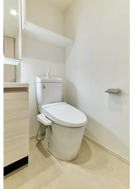 Comforia Liv Monzen-Nakacho East - Interior - ["Toilet seat", "Toilet", "Plumbing fixture"]