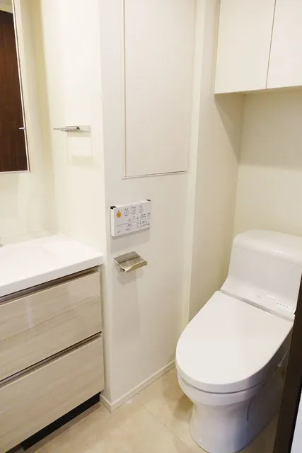 Park Axis Minami Aoyama 7 Chome - Interior - ["Furniture", "Fixture", "Bathroom cabinet"]