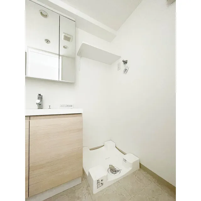 Primal Nihonbashi Bakurocho - Interior - ["Property", "Cabinetry", "Sink"]