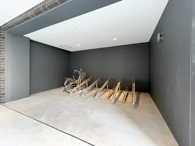 Alivio HORIUCHI - Other - ["Floor", "Flooring", "Ceiling"]