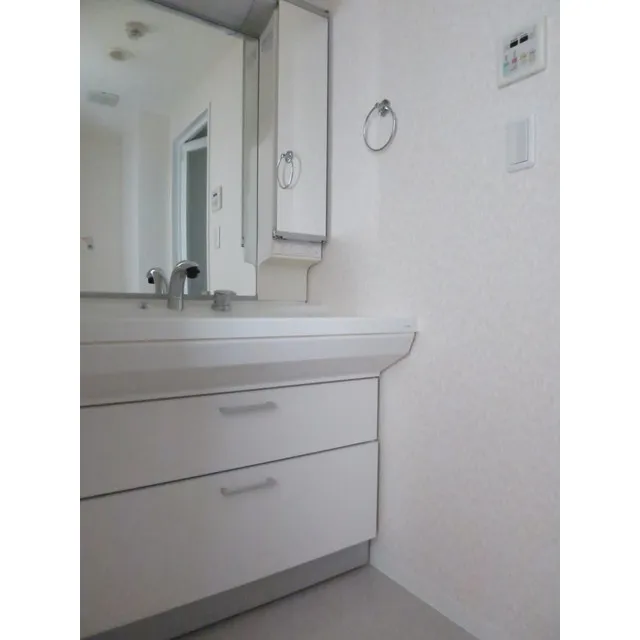 Belle Soleil - Interior - ["Mirror", "Furniture", "Cabinetry"]