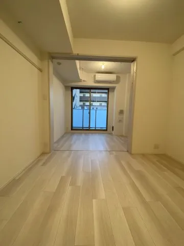 Proud Flat Shinagawa Oimachi - Interior - ["Building", "Fixture", "Window"]