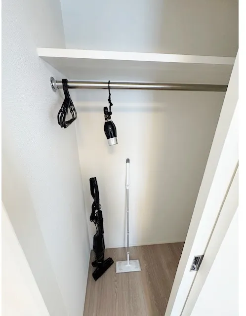 Toggle Otsuka Lerion - Interior - ["Household hardware", "Wood flooring", "Tool"]