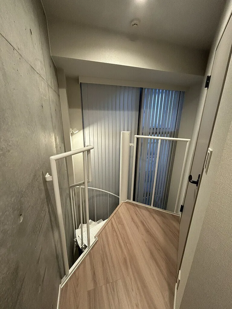Polast Ebisu - Interior - ["Flooring", "Floor", "Ceiling"]