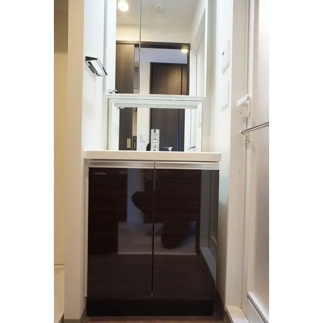 Comforia Morishita WEST - Interior - ["Fixture", "Rectangle", "Wood"]