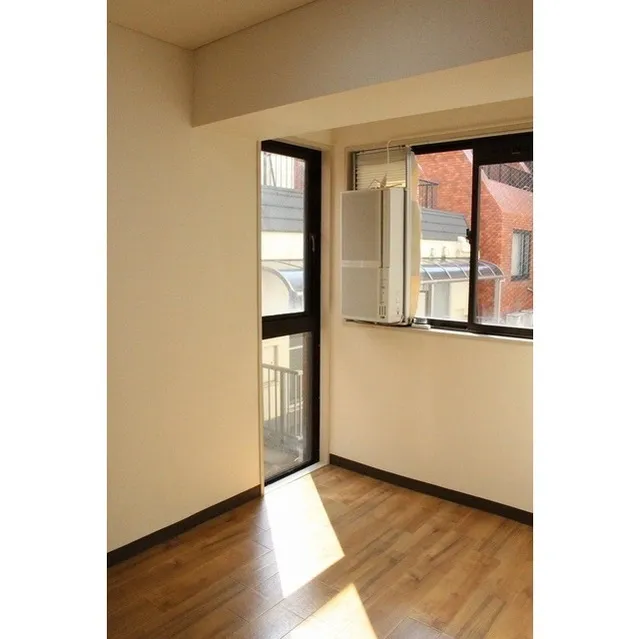 Unity - Interior - ["Property", "Fixture", "Window"]