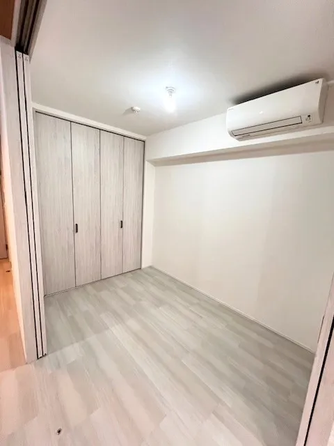 Residia Shiba Daimon II - Interior - ["Flooring", "Wood", "Floor"]