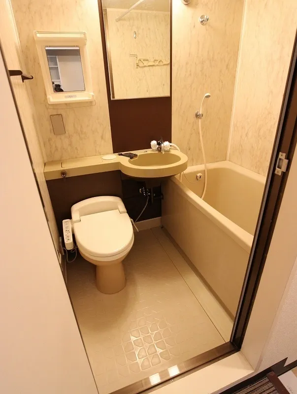 Maison Otsuka - Interior - ["Bathroom", "Plumbing fixture", "Toilet seat"]