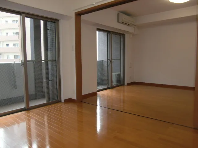 Residia Bunkyo Hongo - Interior - ["Flooring", "Floor", "Wood flooring"]