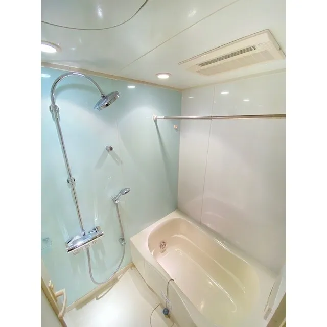 Cozy Court Nakameguro - Interior - ["Plumbing fixture", "Bathtub", "Shower head"]