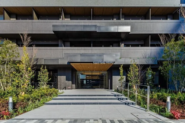 Royal Parks Ariake - Exterior - ["High-rise building", "Condominium", "Headquarters"]