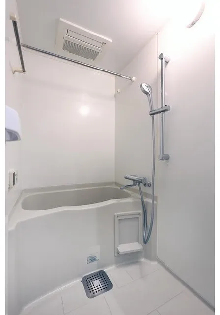 Sound Oshiage - Interior - ["Plumbing fixture", "Bathroom", "Bathtub"]