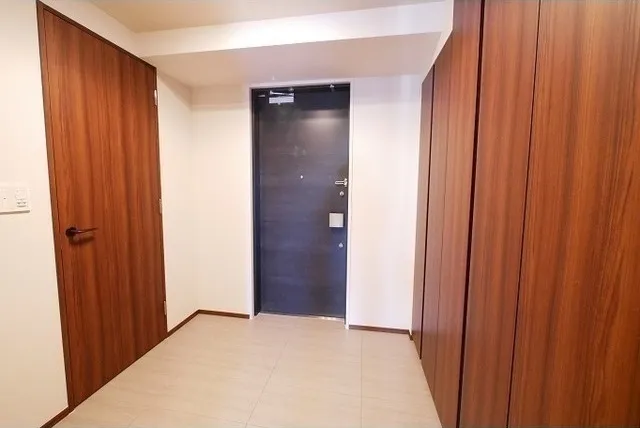 Comforia Shinjuku East Side Tower - Interior - ["Door", "Building", "Wood"]