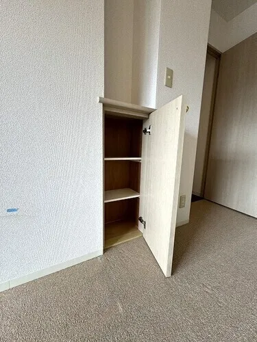 Lions Mansion Mejiro - Interior - ["Flooring", "Floor", "Wood stain"]